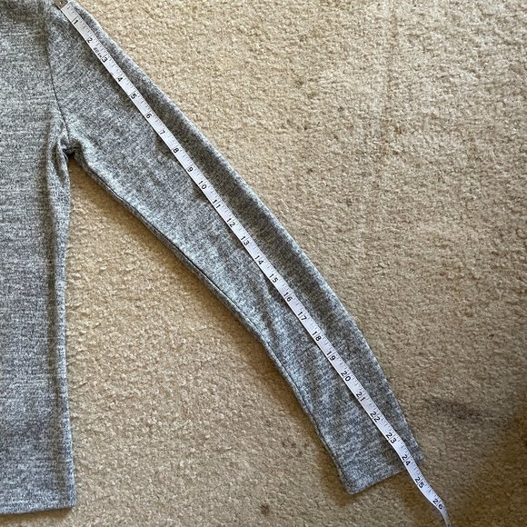 Long-sleeve turtleneck shirt from Forever 21 - Picture 9 of 10